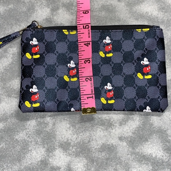 Disney Mickey Mouse Wristlet - NWOT - Picture 3 of 4